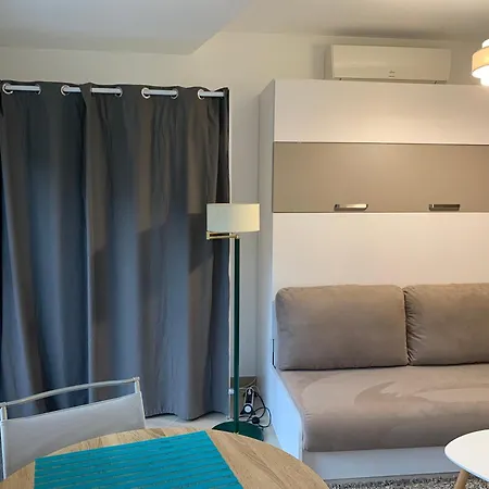 Апартаменты Studio Chambre Hote Ментона